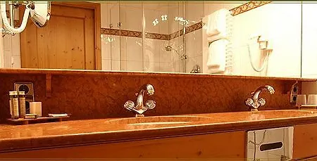 Zum Erdinger Weissbraeu Hotel